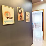 - Spacious Designer In Lägenhet