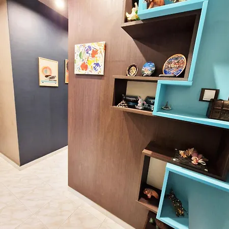 - Spacious Designer In Apartment *