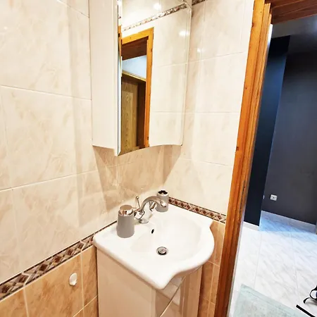 Apartman - Spacious Designer In