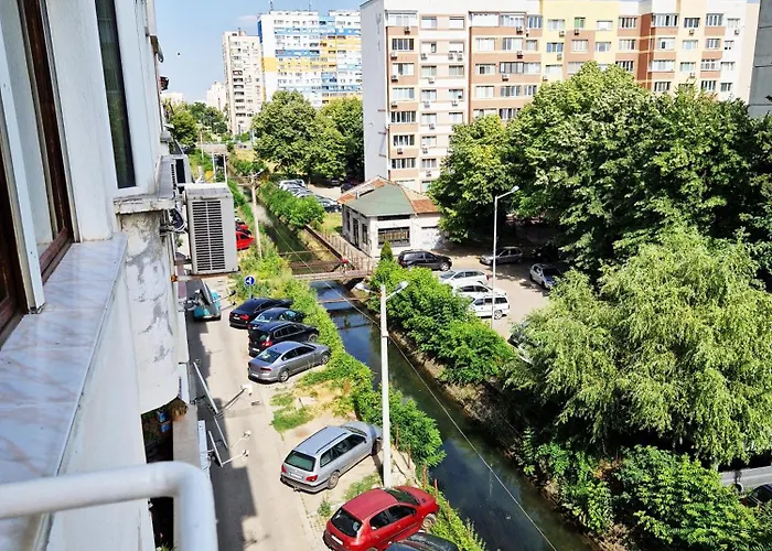 - Spacious Designer In Stara Zagora